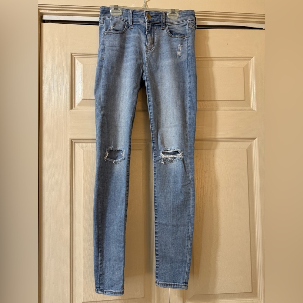 American Eagle Outfitters Skinny Light Wash Denim Distressed Jeans Size 4